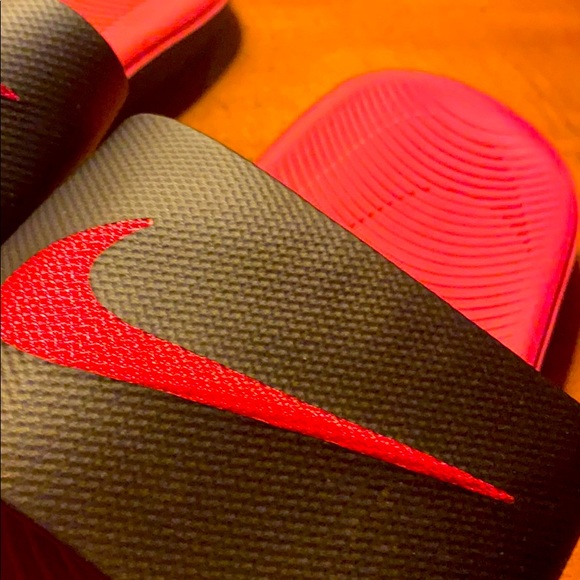 Nike slippers - Picture 2 of 2